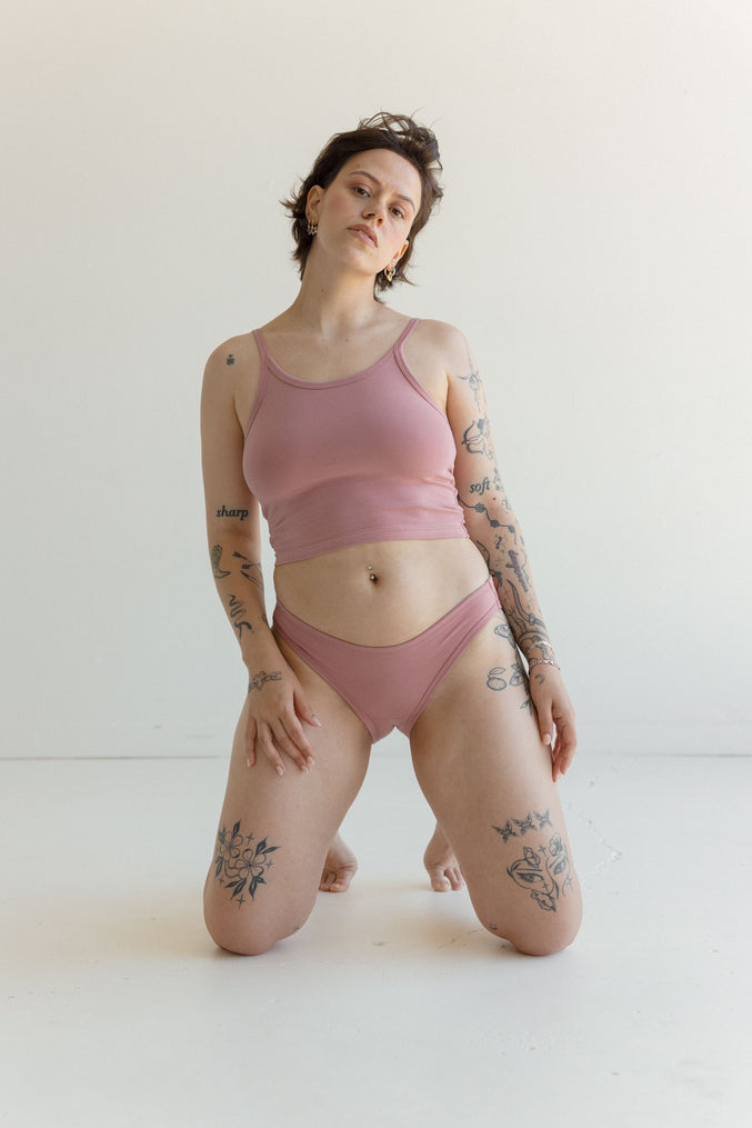 LOU UNDIES, cameo