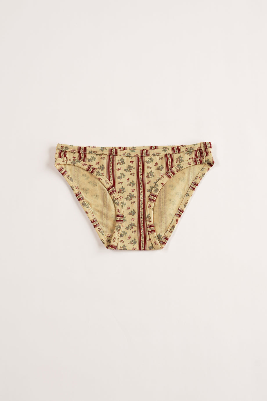 LOU UNDIES, wallflower
