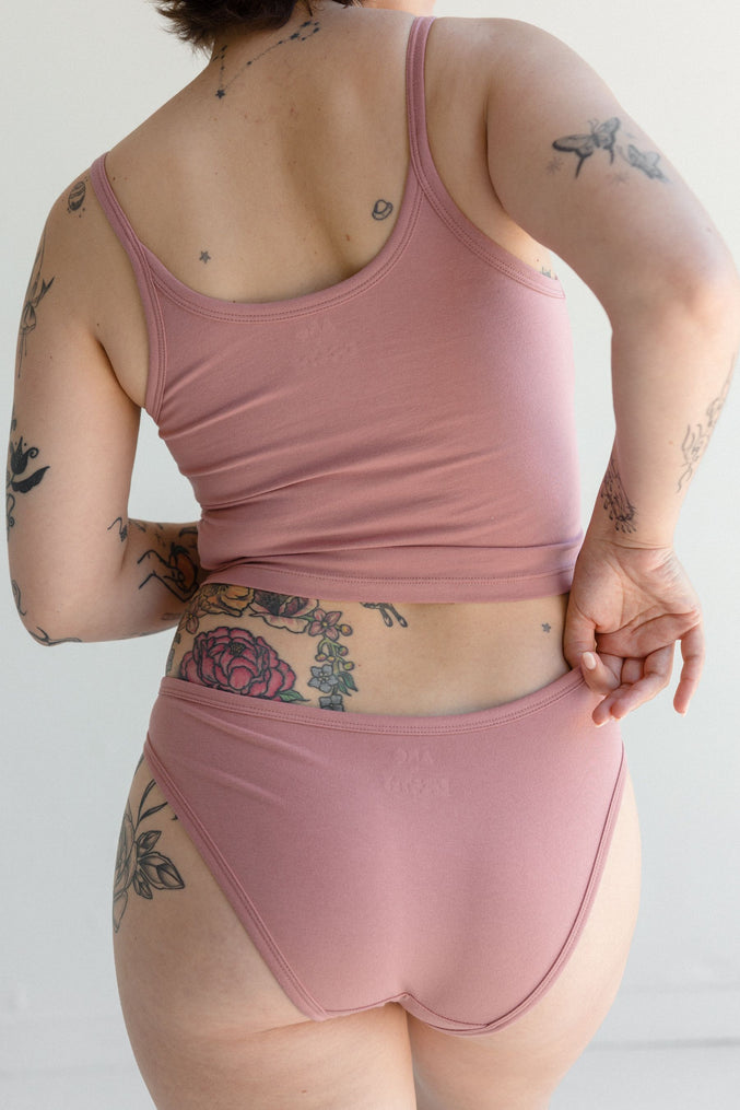 LOU UNDIES, cameo